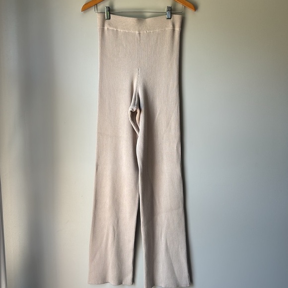 NWOT‼️Abercrombie & Fitch Wide Leg ribbed Knit Pants size M - Picture 5 of 7